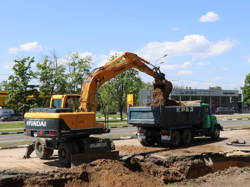 На проспекті Гагаріна переклали 175 метрів колектора