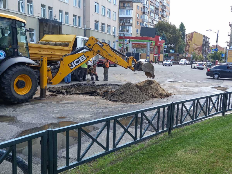 У Київському районі оперативно відновлюють водопостачання