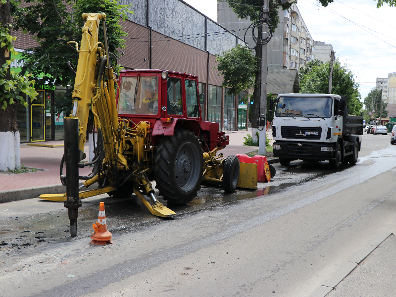 У Новобаварському районі оперативно ліквідують аварії