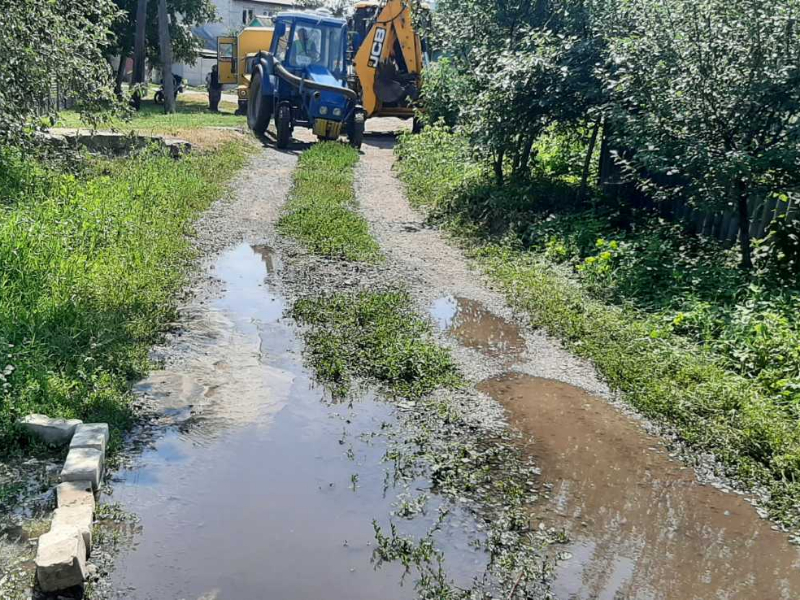 В Індустріальному районі ремонтують водоводи