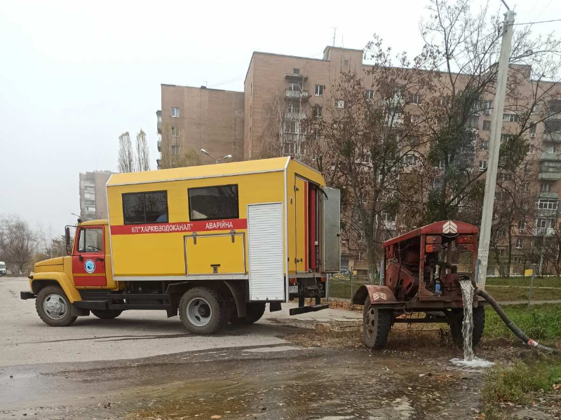 У Новобаварському районі оперативно ремонтують водоводи