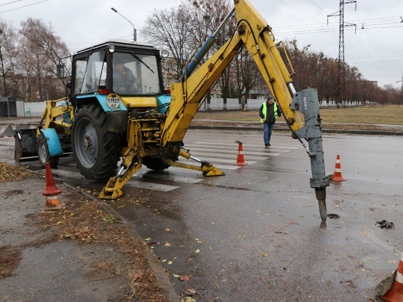 В Індустріальному районі оперативно усувають аварії на мережах