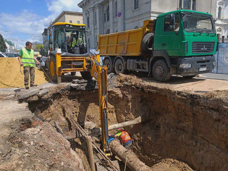 У Шевченківському районі перекладають водоводи