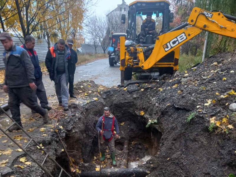 У Харкові усувають сімнадцять пошкоджень на водоводах