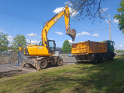 Бригади «Харківводоканалу» оперативно ліквідують аварію на каналізаційному колекторі