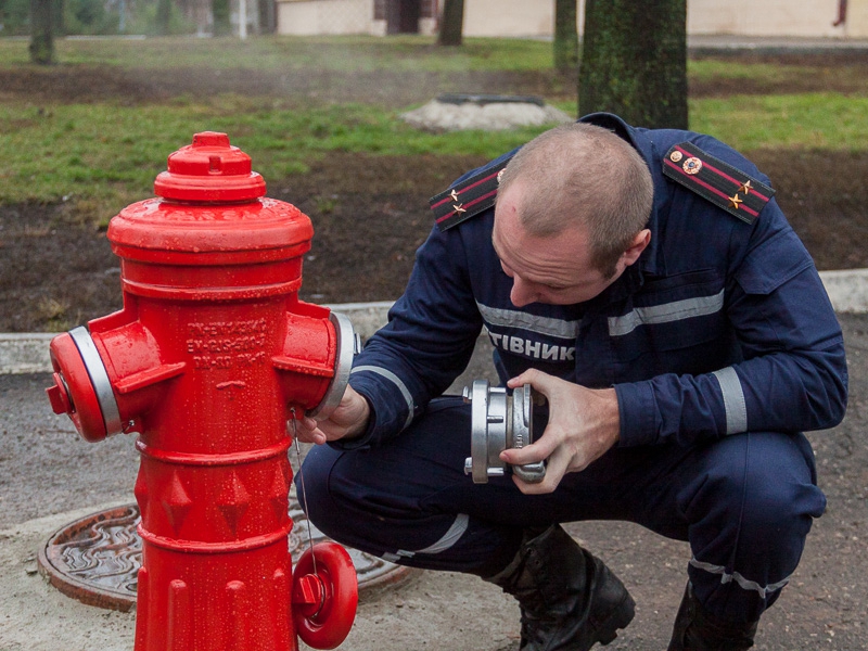 У Харкові почнуть встановлювати сучасні пожежні гідранти нового зразка