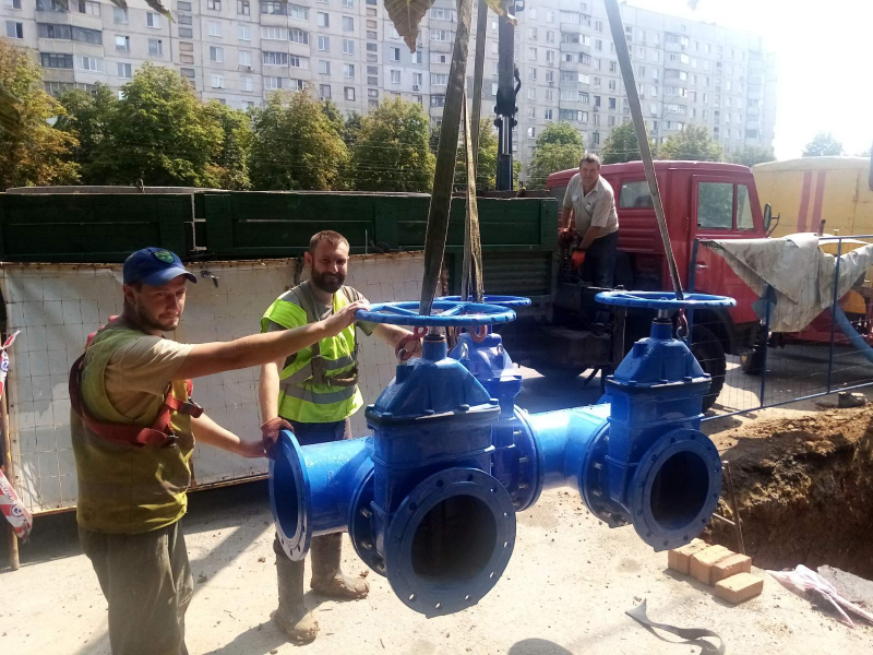 У Шевченківському районі триває масштабний ремонт водоводів