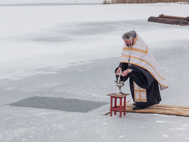 На комплексах водопідготовки «Донець» і «Дніпро» освятили воду, яка надходить в будинки харків'ян