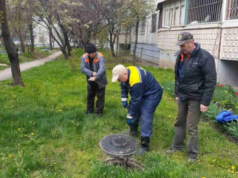 У Харкові оперативно усувають пошкодження на водоводах та контролюють стоки