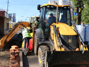 На вулиці Каденюка оперативно відновили мережу водовідведення