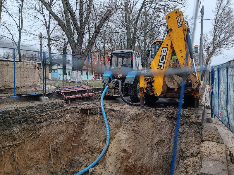 У Харкові комплексно відновлюють водоводи