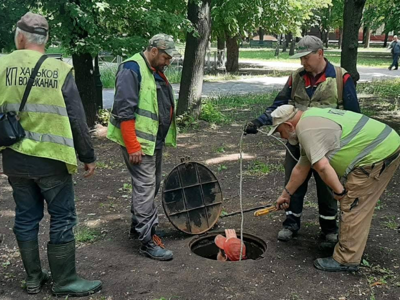 КП «Харківводоканал» відновлює зруйновані водоводи