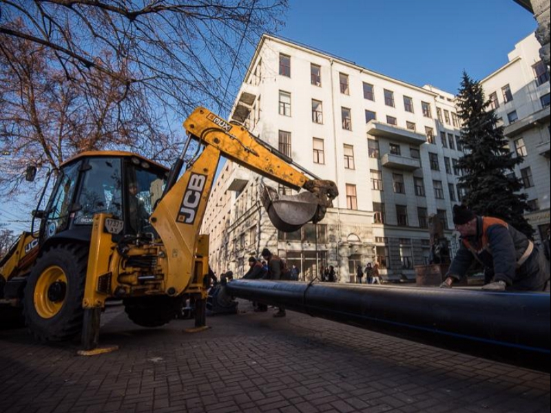 У Харкові усуваються пошкодження на водопровідних магістралях і вводах