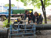 На проспекті Тракторобудівників ремонтують магістральний водопровід