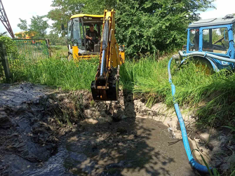 У Новобаварському районі відновлюють водопостачання