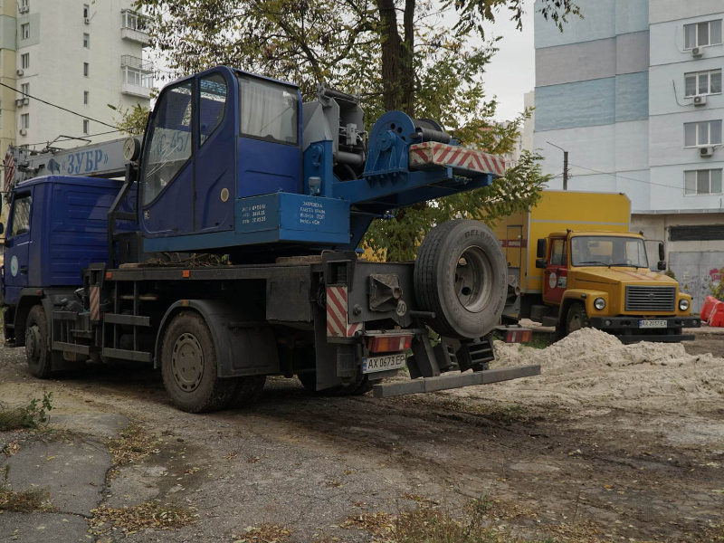 Ремонтники КП «Харківводоканал» відновлюють водопостачання у всіх районах міста