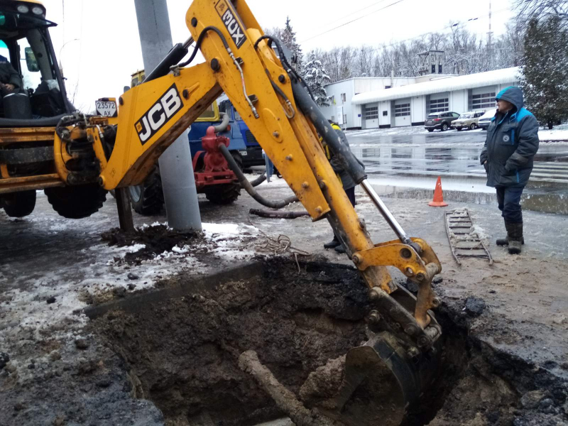 У Харкові усувають тринадцять пошкоджень на водоводах