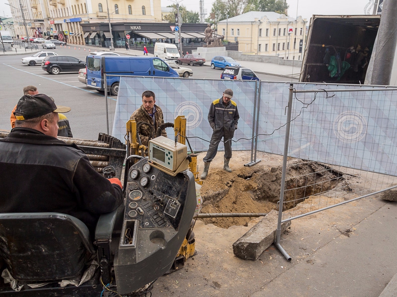 КП «Харківводоканал» проводить заміну водопровідної магістралі по Бурсацькому узвозу